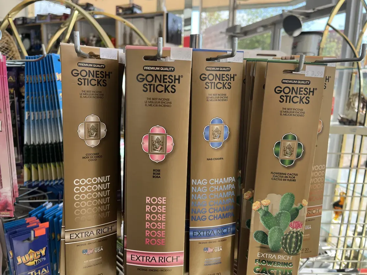 Gonesh Extra Rich incense sticks rack